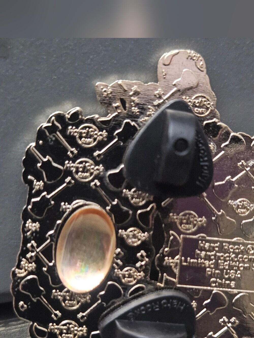 Hard Rock Cafe Atlantic City Pin - Blonde Singer with Cherries - Picture 3 of 5